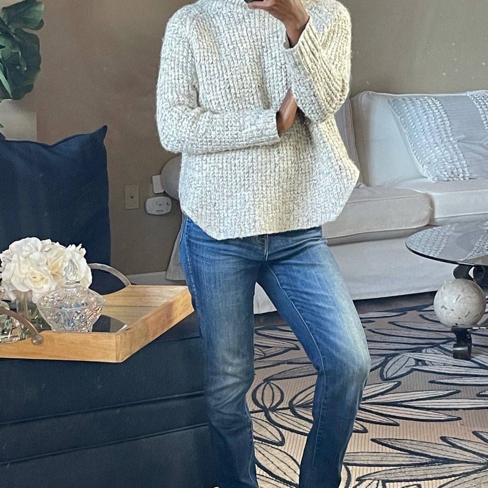 Free People Turtle Neck Cream Color Tinged of Blue Red Threads Sweater. Size S/P